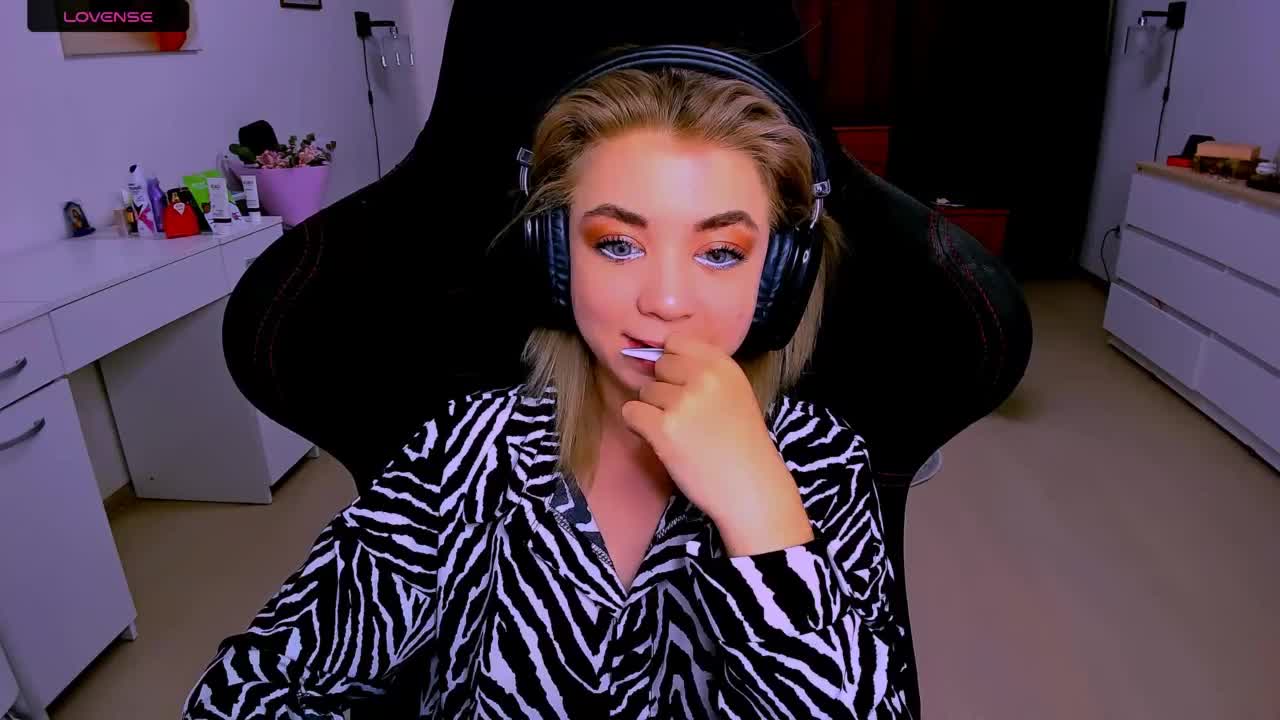 BabyNicole Live Sex December 14, 2025