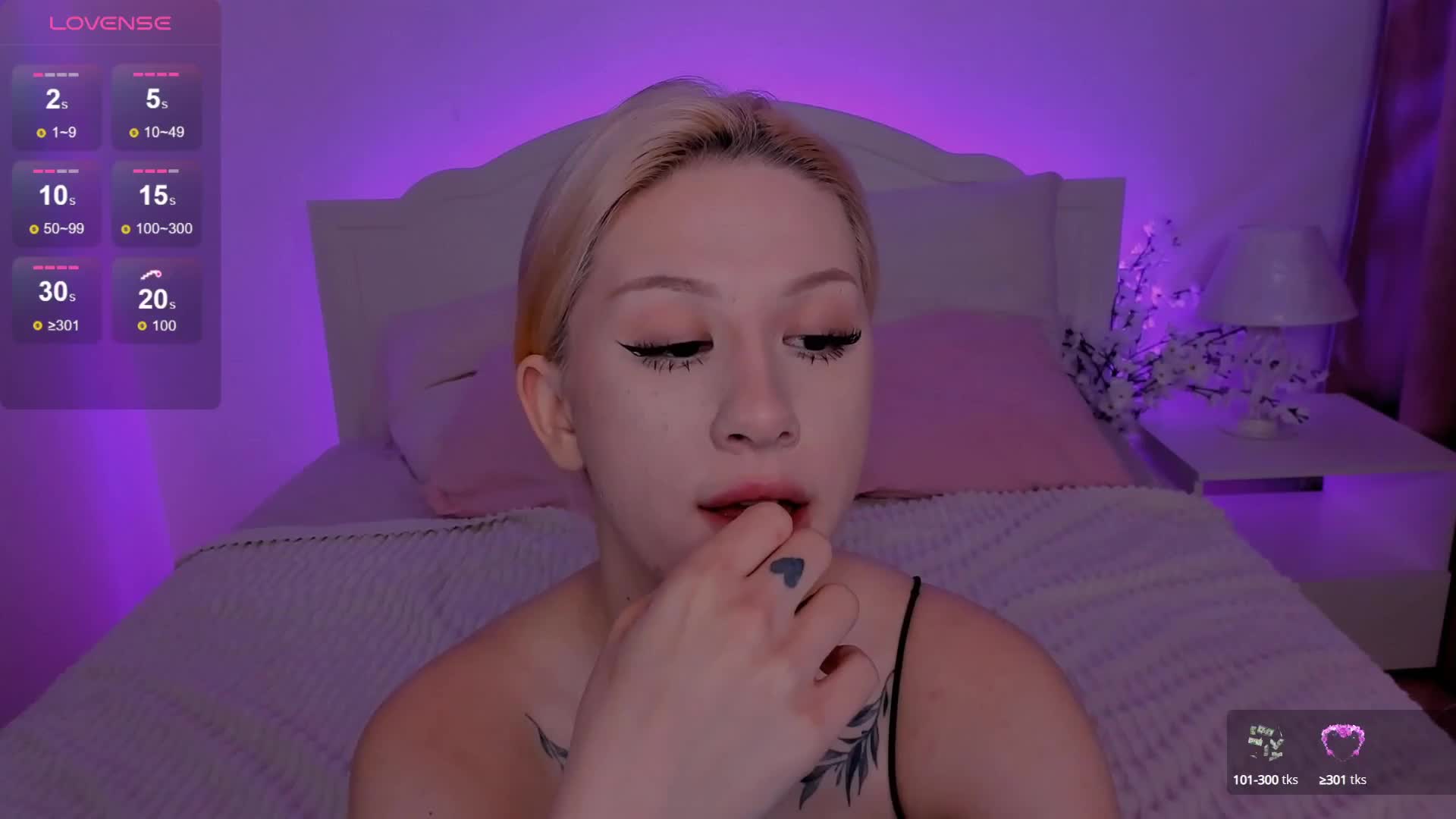 Necucubi Live Sex December 17, 2025