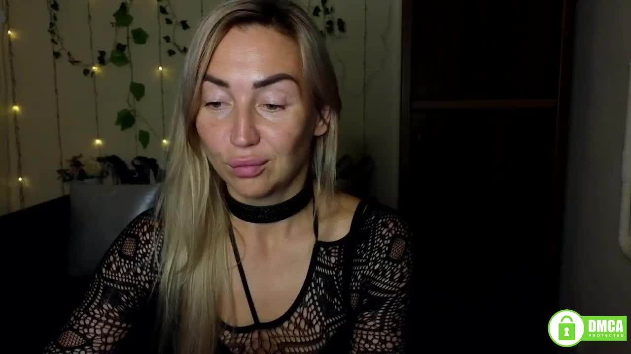 Jullyblondkiss Live Sex December 14, 2025