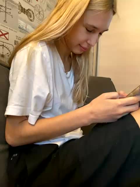 lina_wap Live Sex December 19, 2025