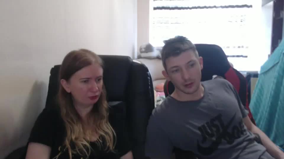 jenisandpeter Live Sex December 19, 2025