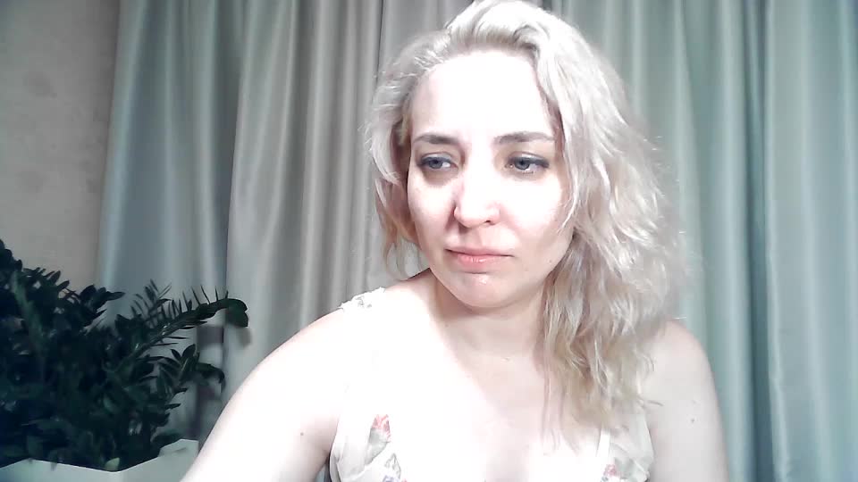 mariska-kiska Live Sex December 18, 2025