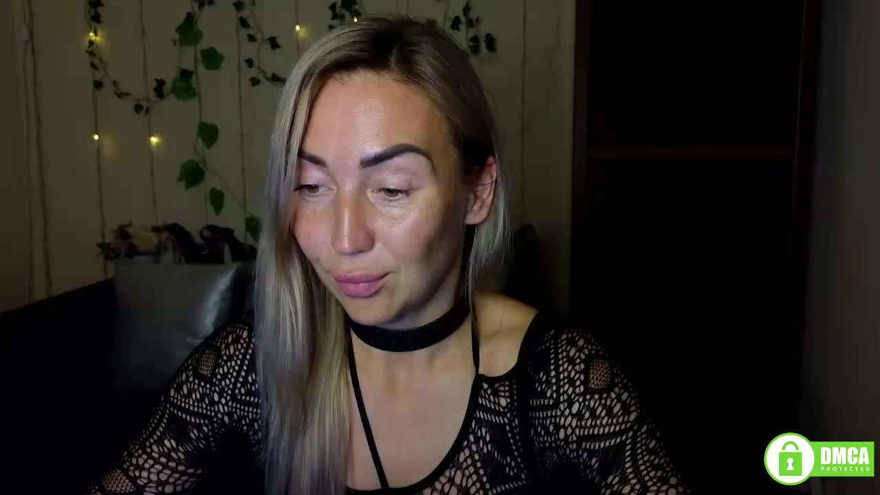 Jullyblondkiss Live Sex December 14, 2025