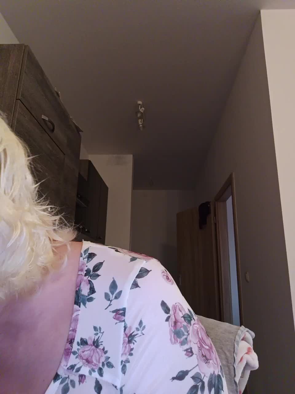 Vika211 Live Sex December 18, 2025