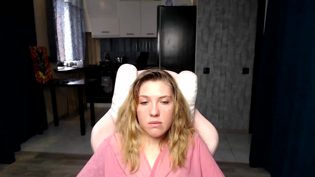 Regimasmile Live Sex December 14, 2025