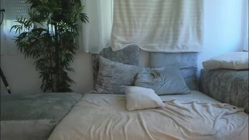 malenahot525 Live Sex December 13, 2025