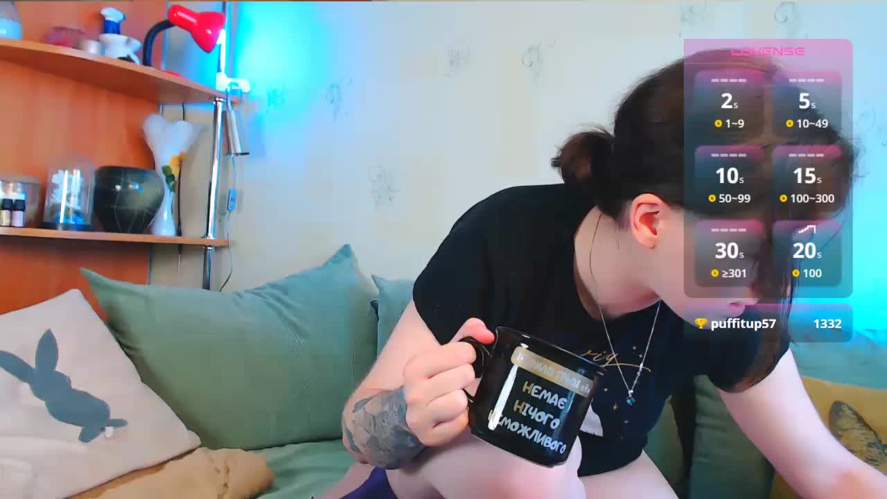 Caroline1995 Live Sex December 17, 2025