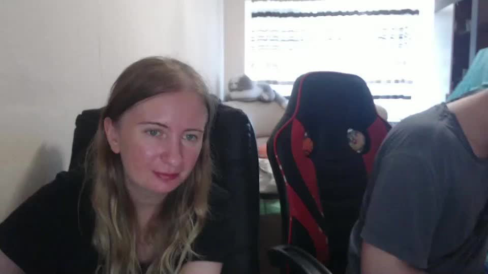 jenisandpeter Live Sex December 19, 2025