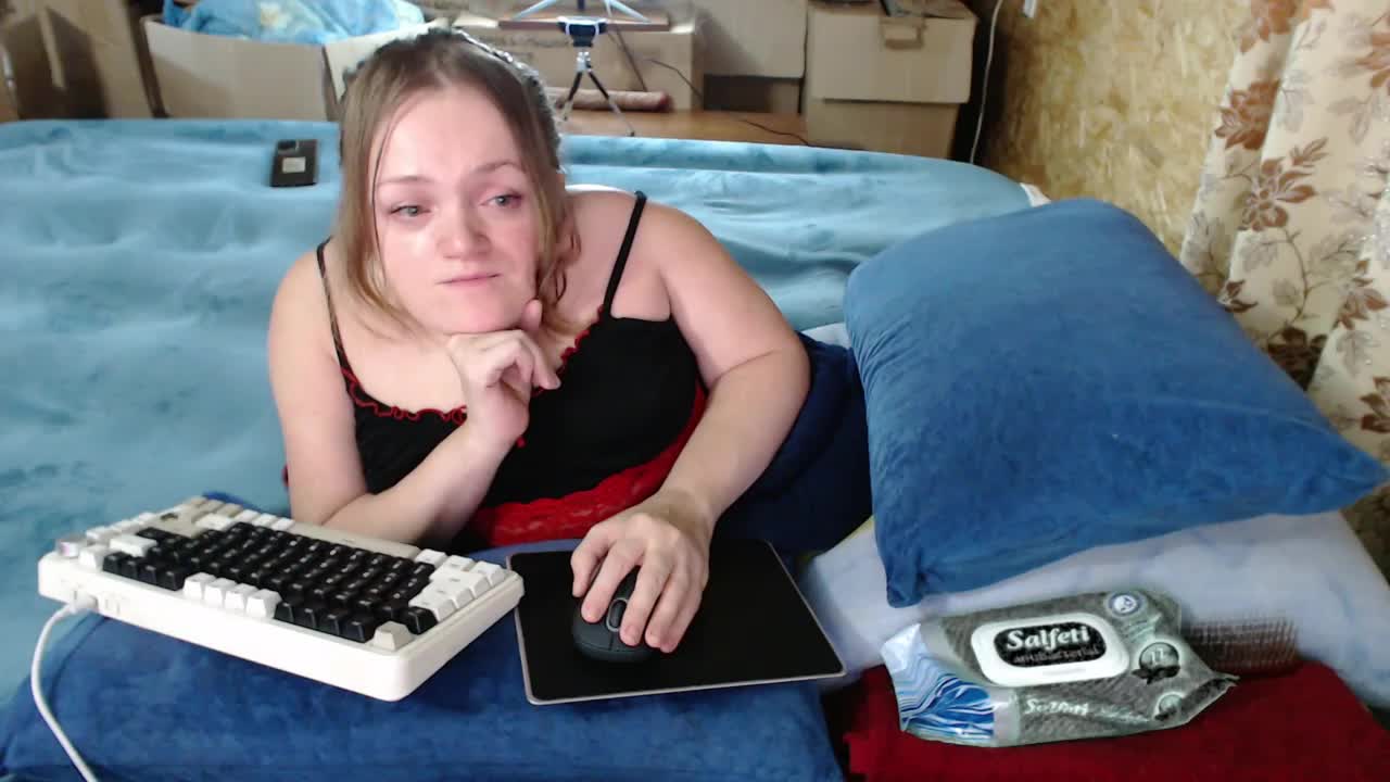 MiniNatalie Live Sex December 14, 2025