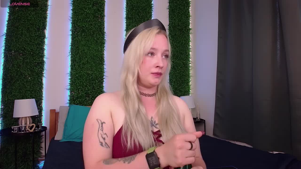 Nicole__Aniston_ Live Sex December 14, 2025