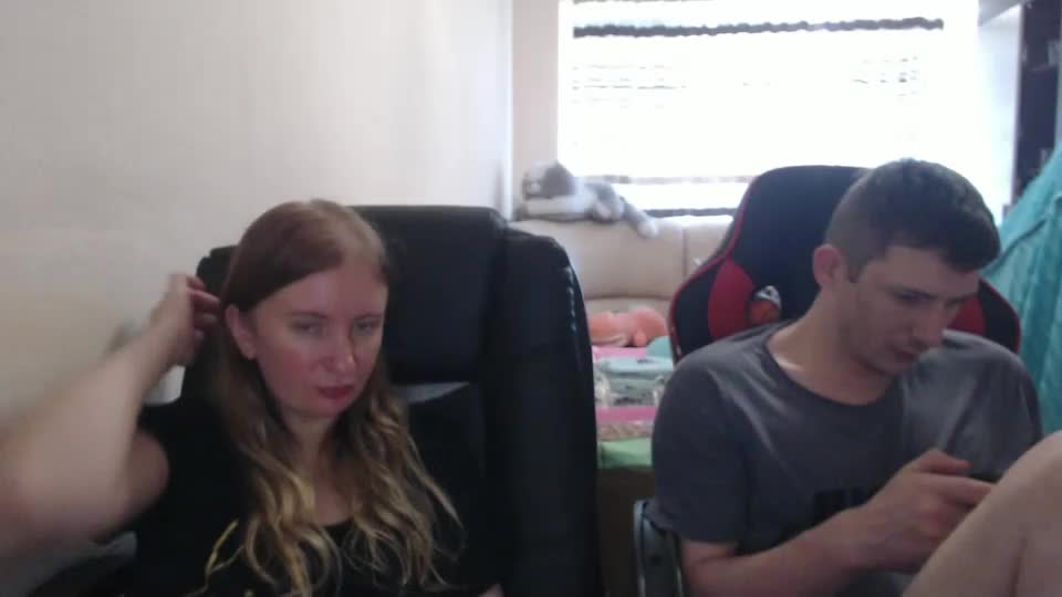 jenisandpeter Live Sex December 19, 2025