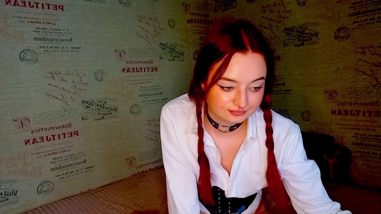 emiless Live Sex December 17, 2025