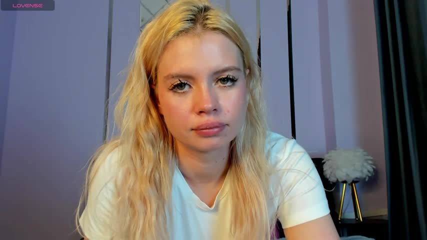 AlisaGoldie Live Sex December 14, 2025