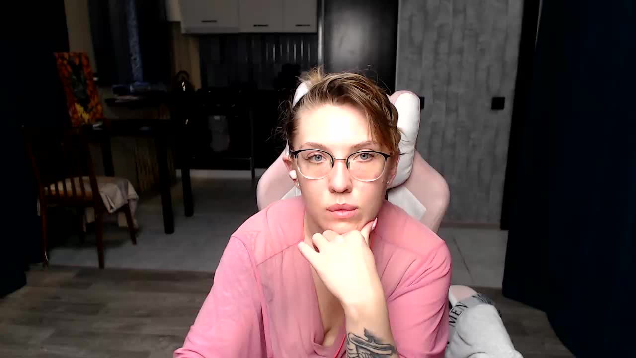 Regimasmile Live Sex December 14, 2025