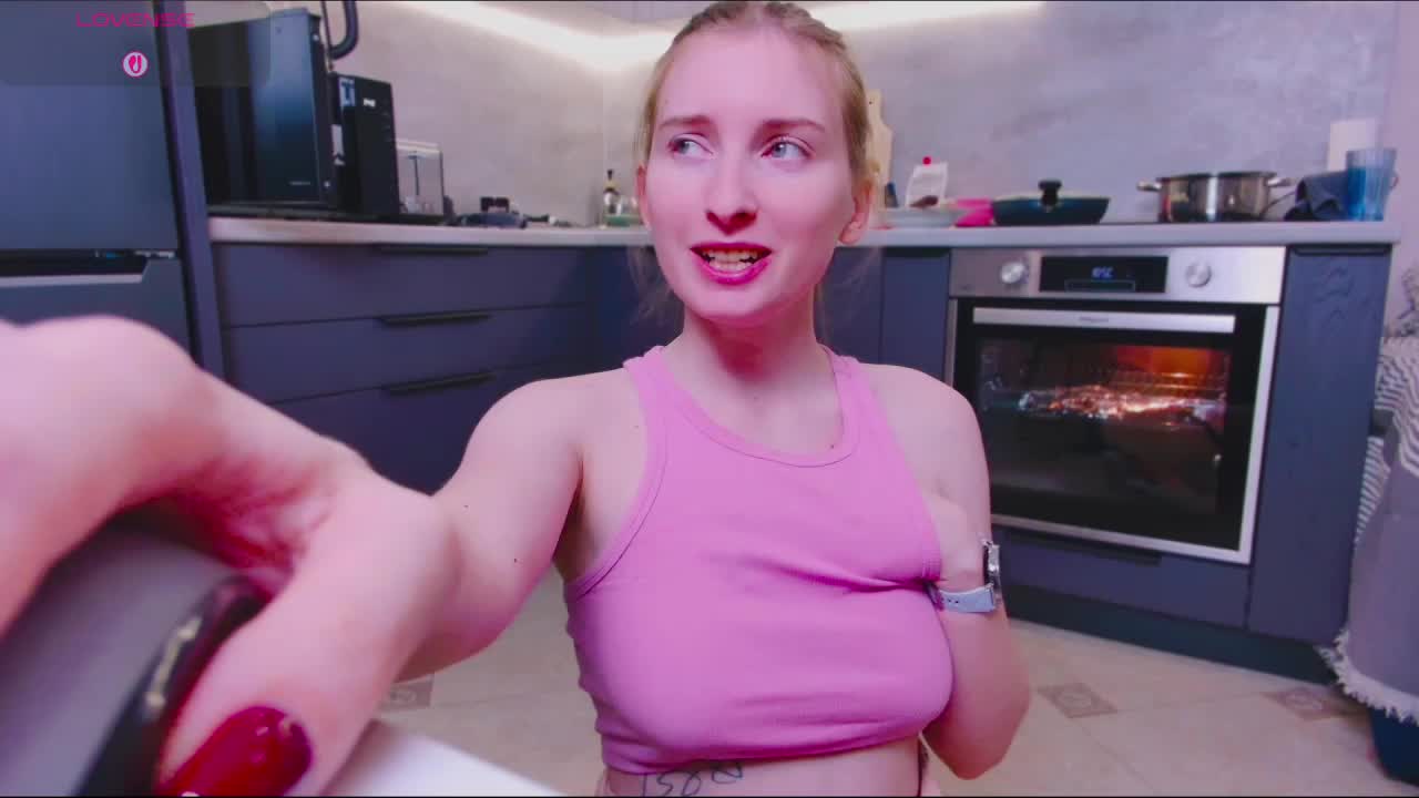 _whiteprincess Live Sex December 14, 2025