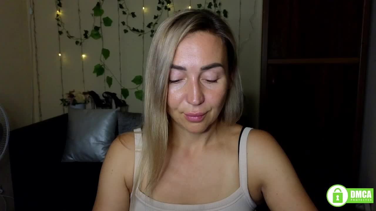 Jullyblondkiss Live Sex December 14, 2025