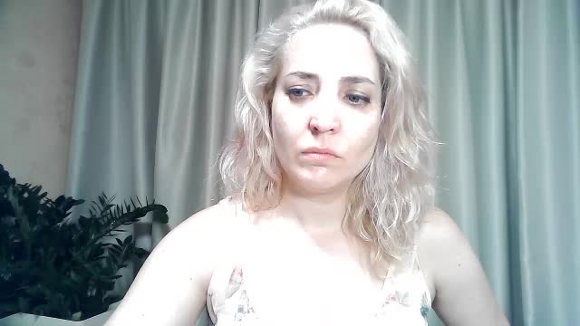 mariska-kiska Live Sex December 18, 2025