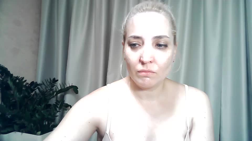 mariska-kiska Live Sex December 18, 2025