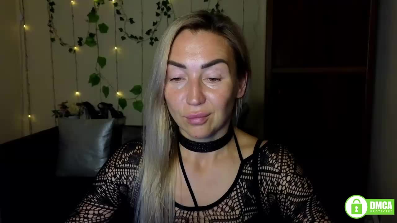 Jullyblondkiss Live Sex December 14, 2025