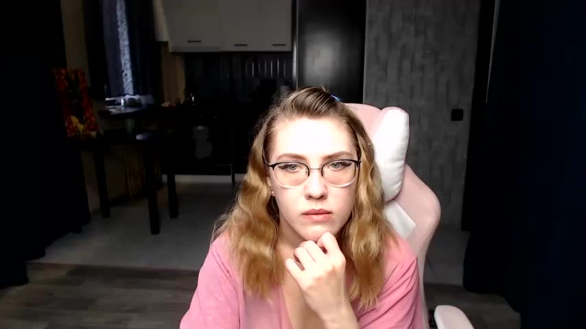Reginasmilee Live Sex December 17, 2025
