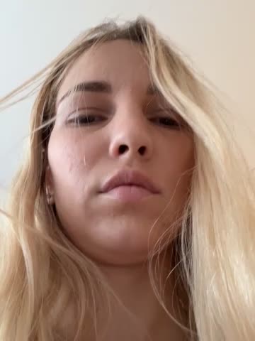 Adelina0001 Live Sex December 13, 2025