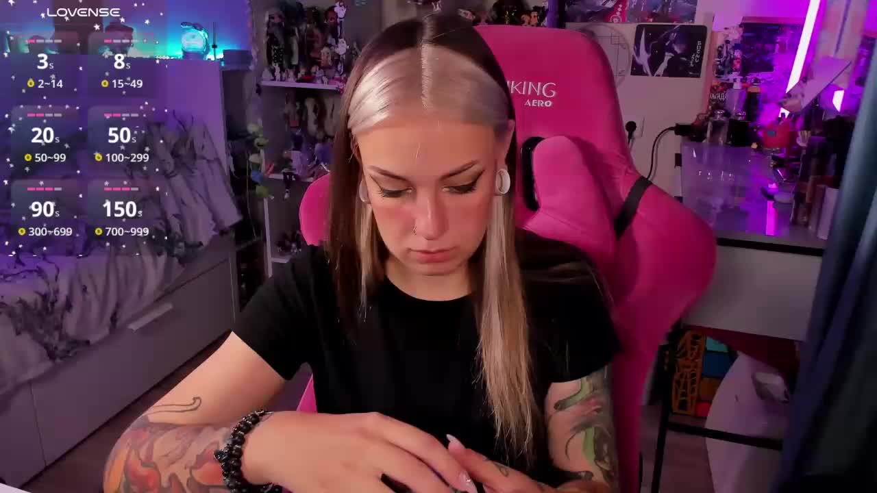 ChloeKohaku Live Sex December 17, 2025