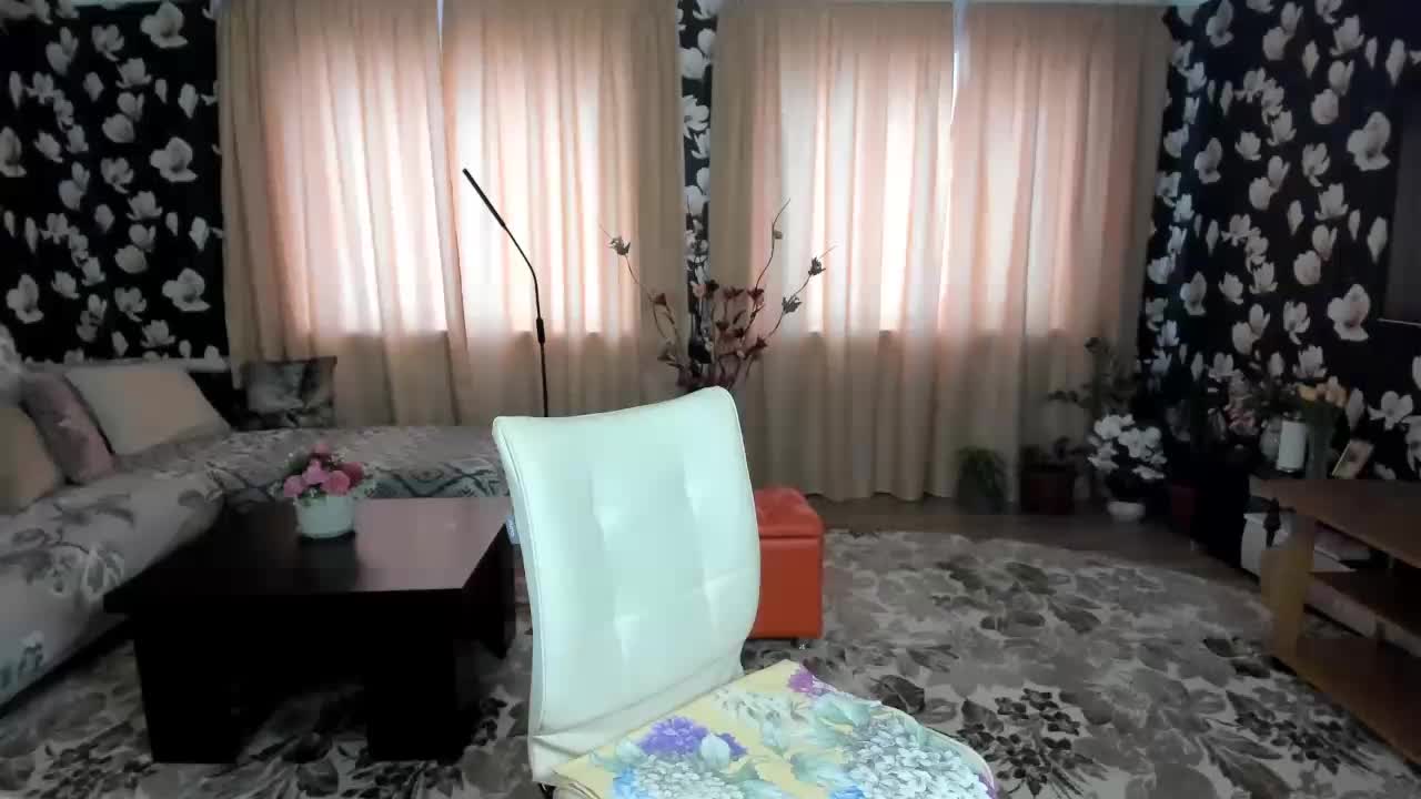 Pink-Lips Live Sex December 18, 2025