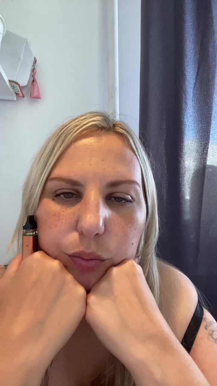 Roksi-8 Live Sex December 14, 2025