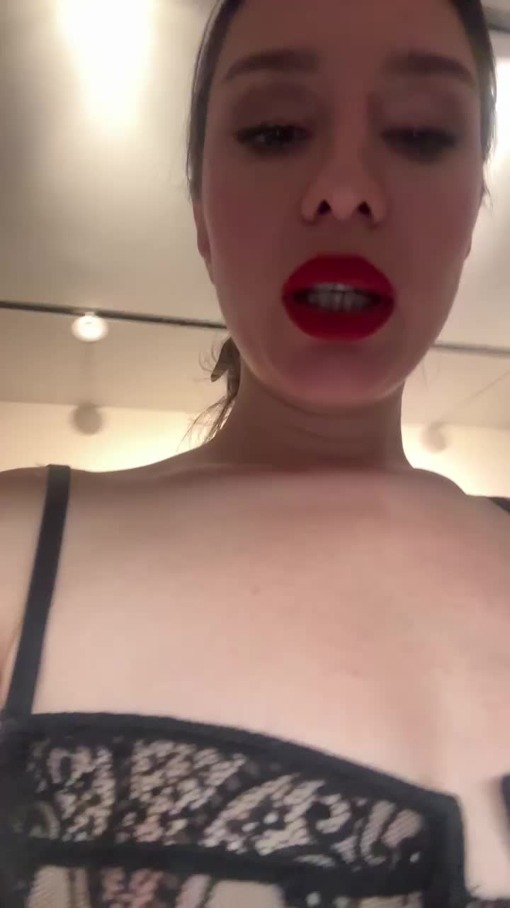 Melissa222Femdom Live Sex December 17, 2025