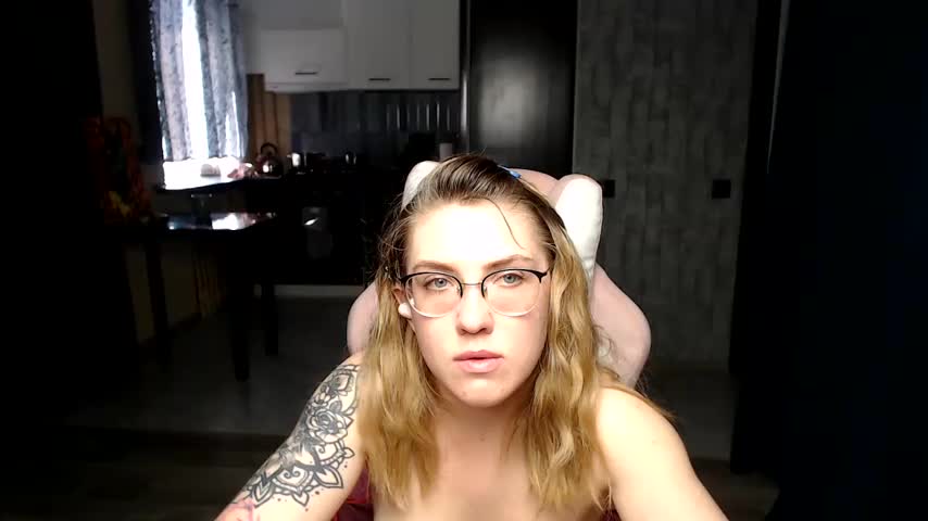 Reginasmilee Live Sex December 17, 2025