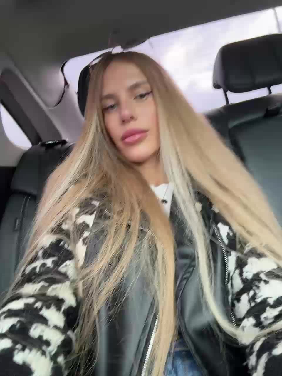 ALVUWKA Live Sex December 14, 2025