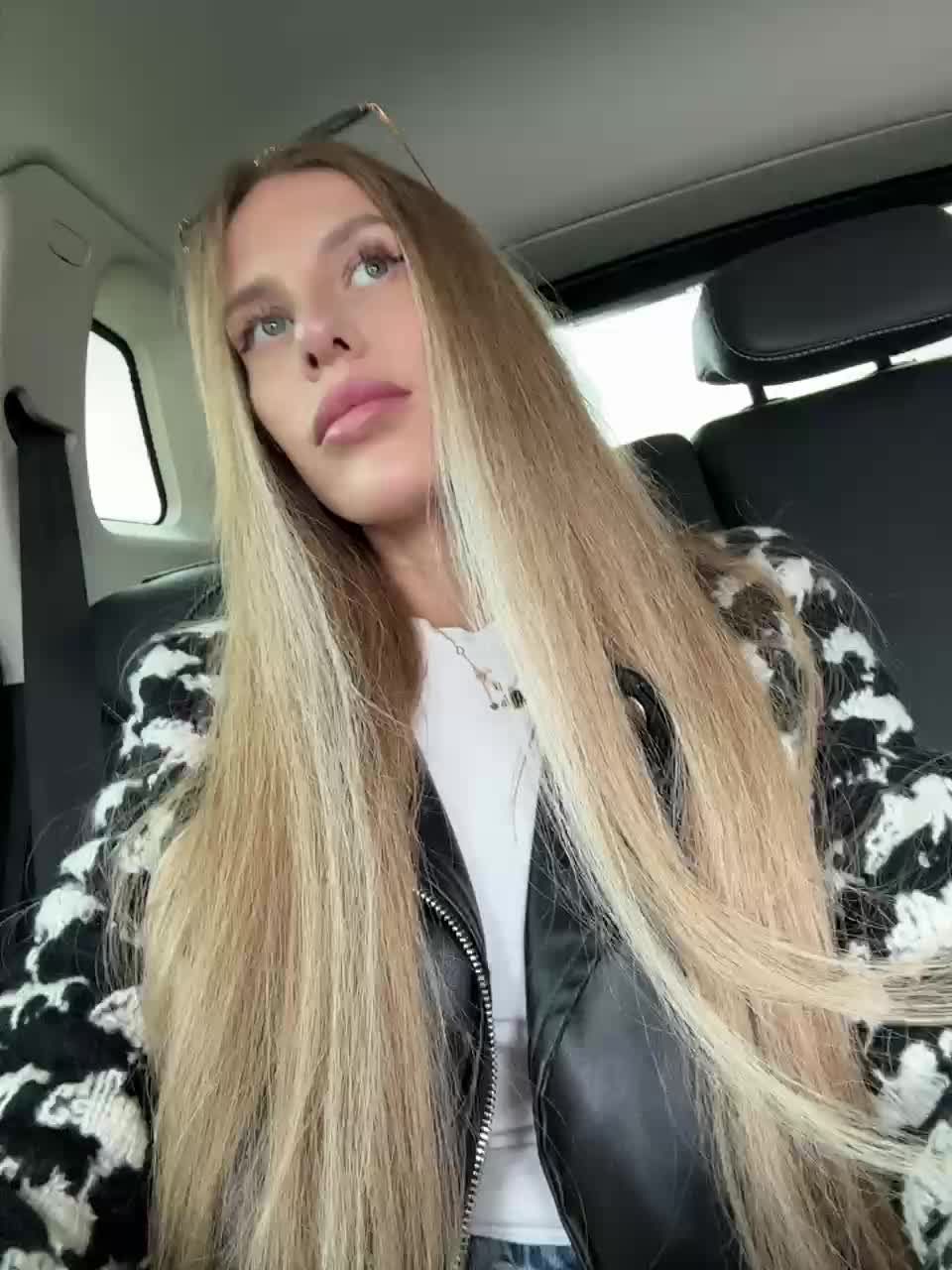 ALVUWKA Live Sex December 14, 2025