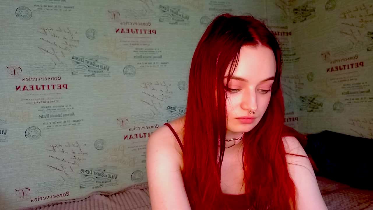 emiless Live Sex December 17, 2025