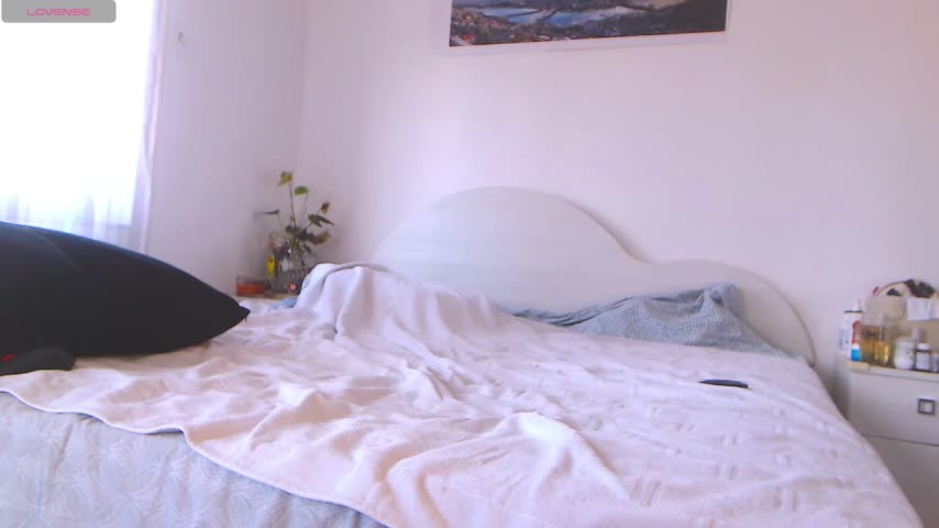 Ju-Hot Live Sex December 14, 2025