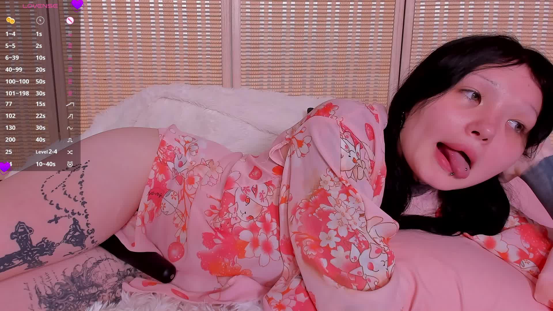 Leinbone Live Sex December 17, 2025