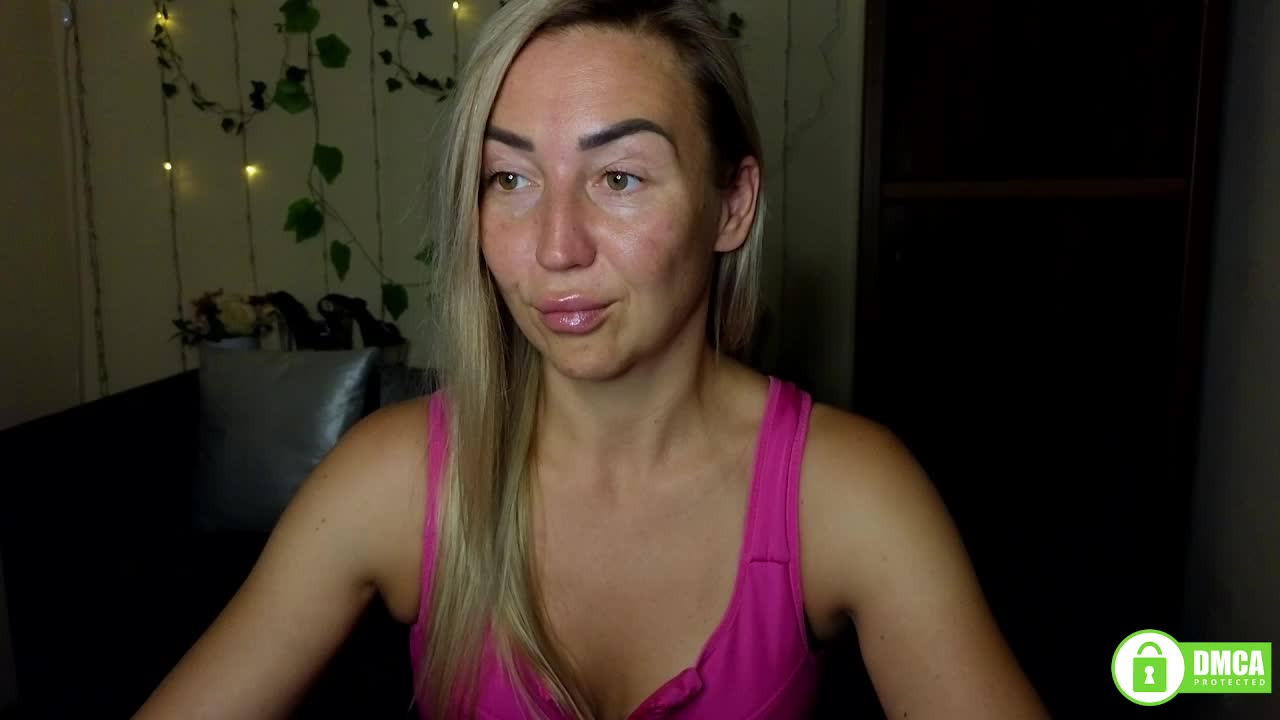 Jullyblondkiss Live Sex December 14, 2025