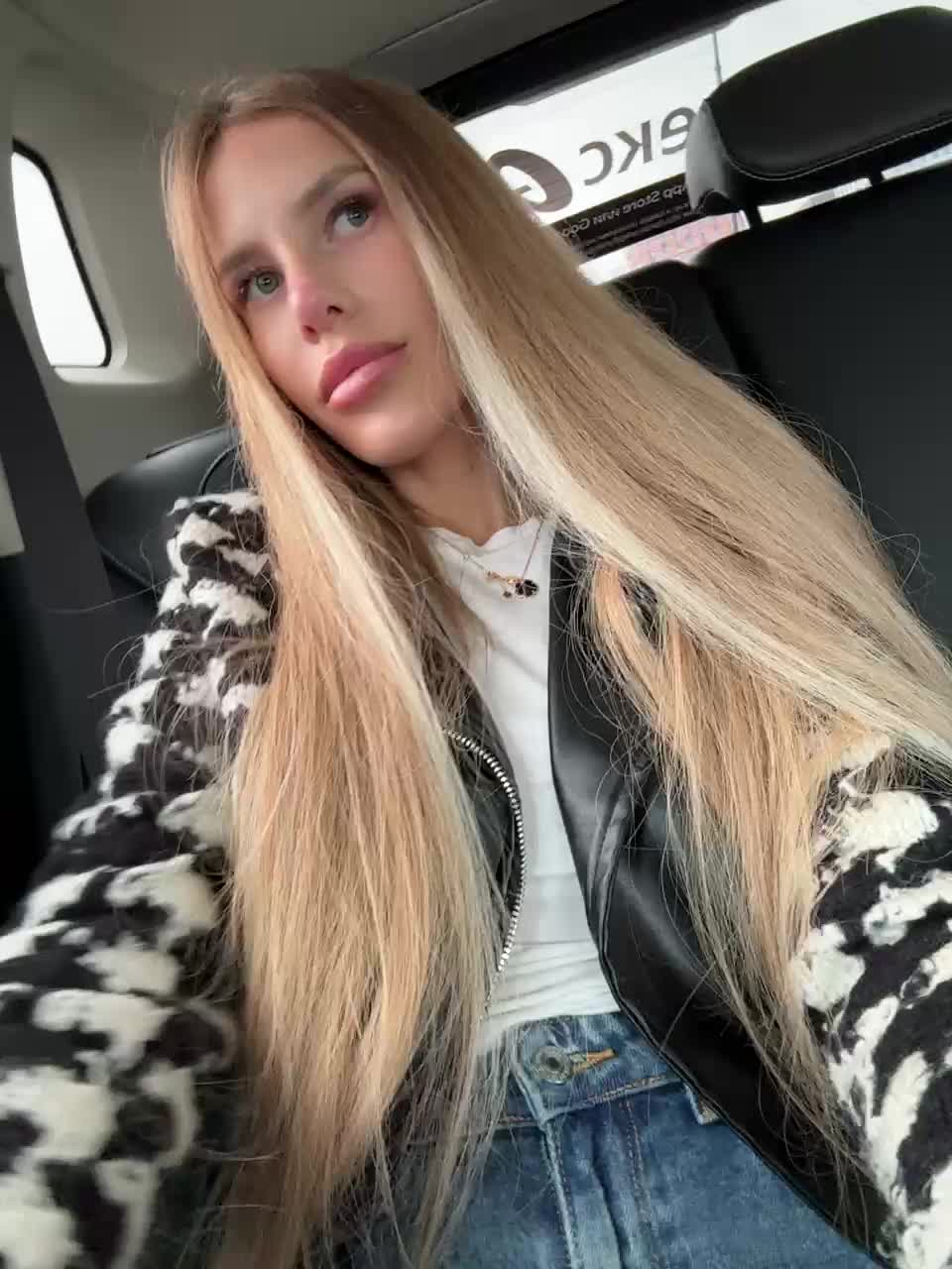 ALVUWKA Live Sex December 14, 2025