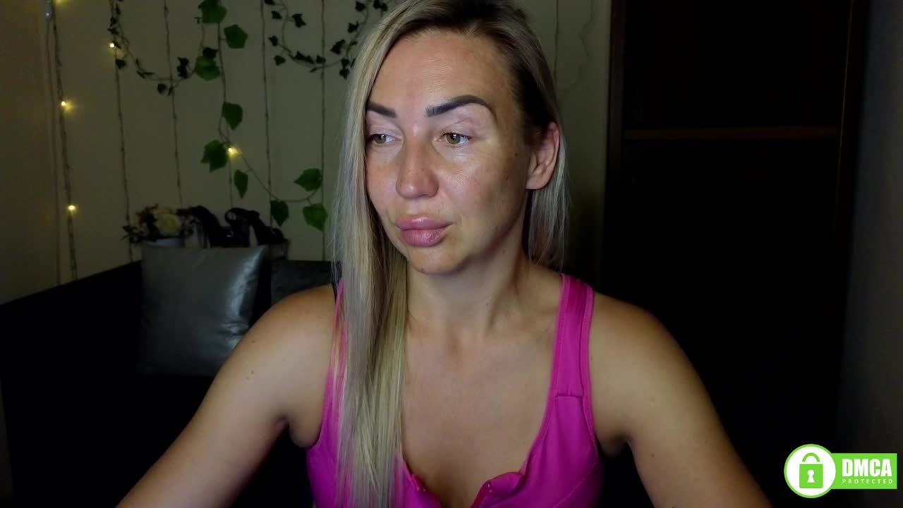 Jullyblondkiss Live Sex December 14, 2025
