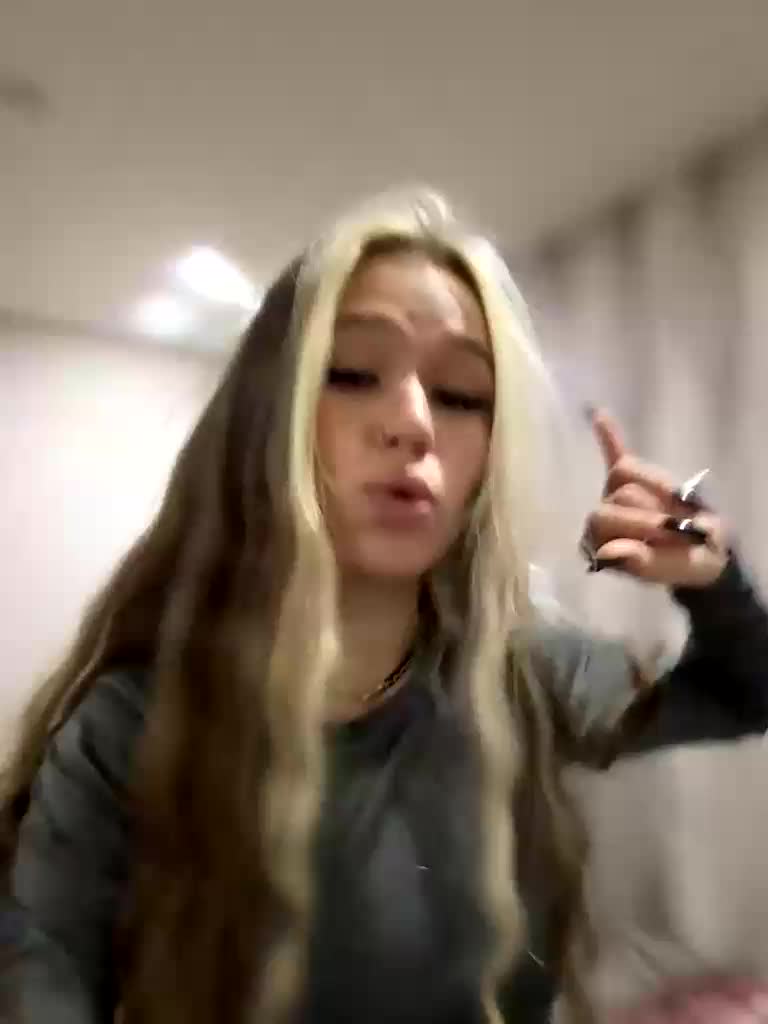 askorbinkiii Live Sex December 13, 2025