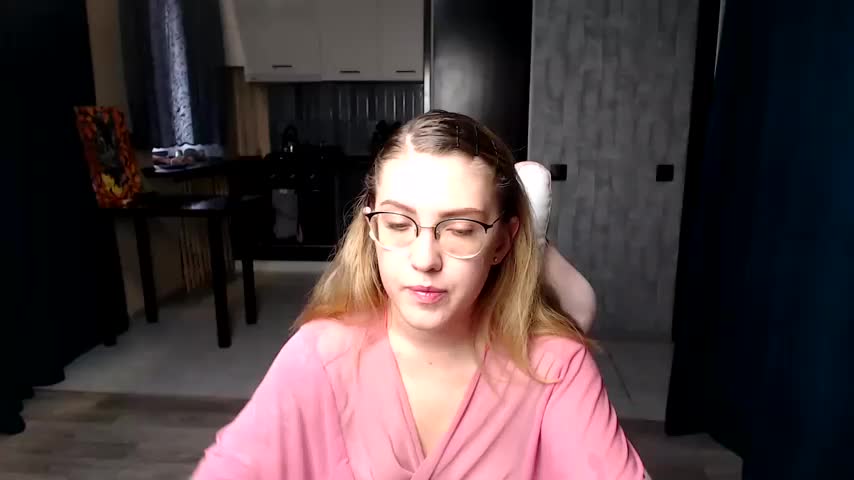 Reginasmilee Live Sex December 17, 2025