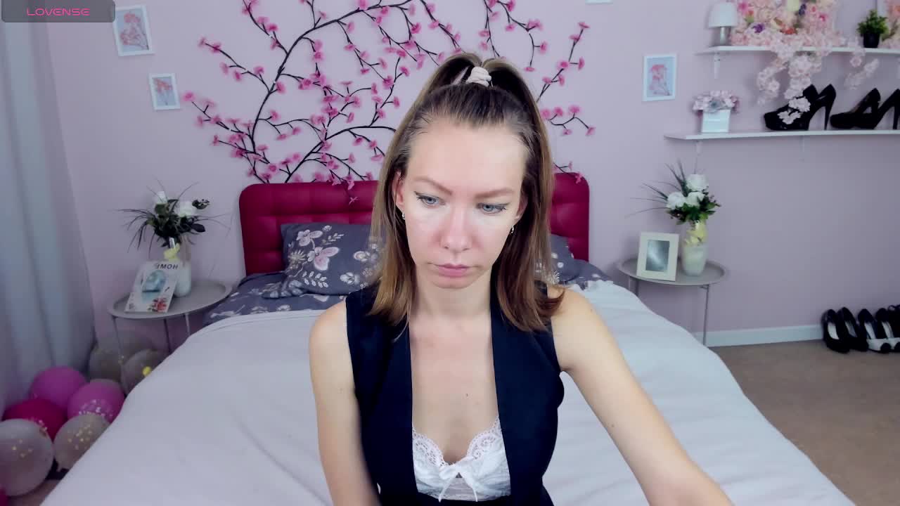 JullieFlow Live Sex December 14, 2025