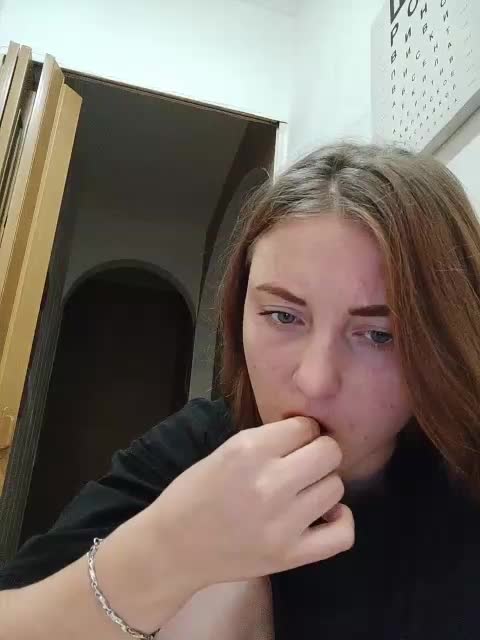 Monika_live Live Sex December 17, 2025