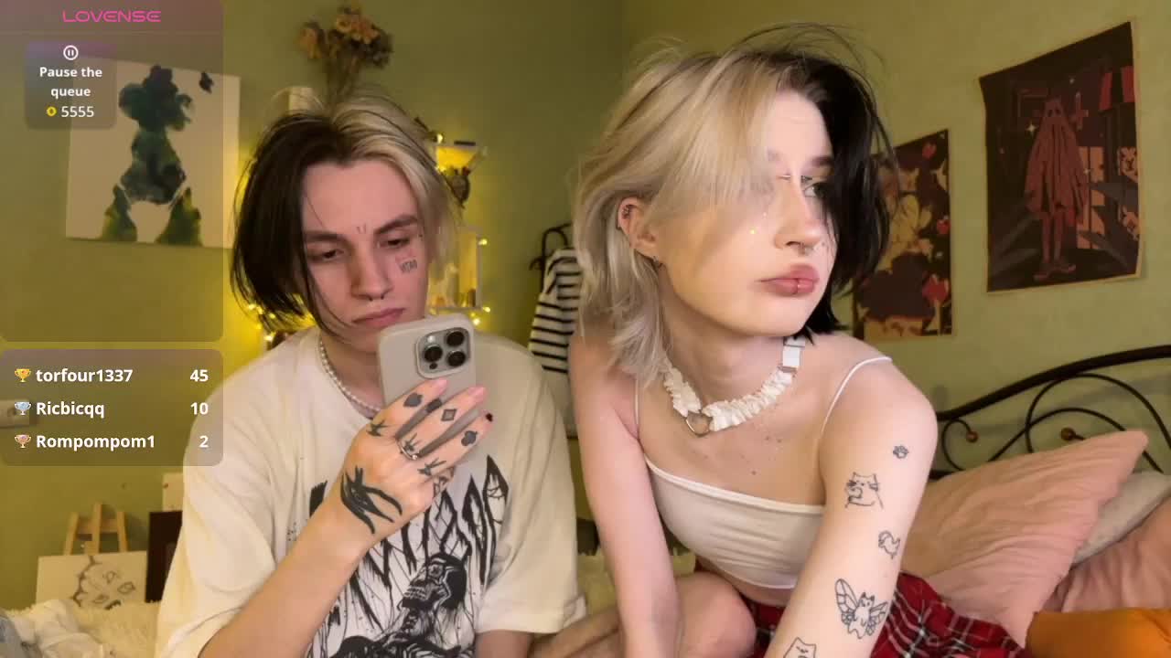 VeryRareTwins Live Sex December 17, 2025