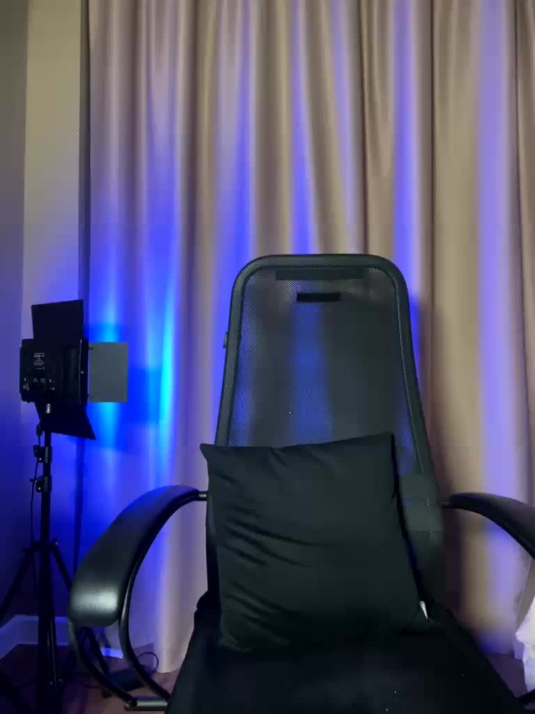 Amyleeplayss Live Sex December 18, 2025