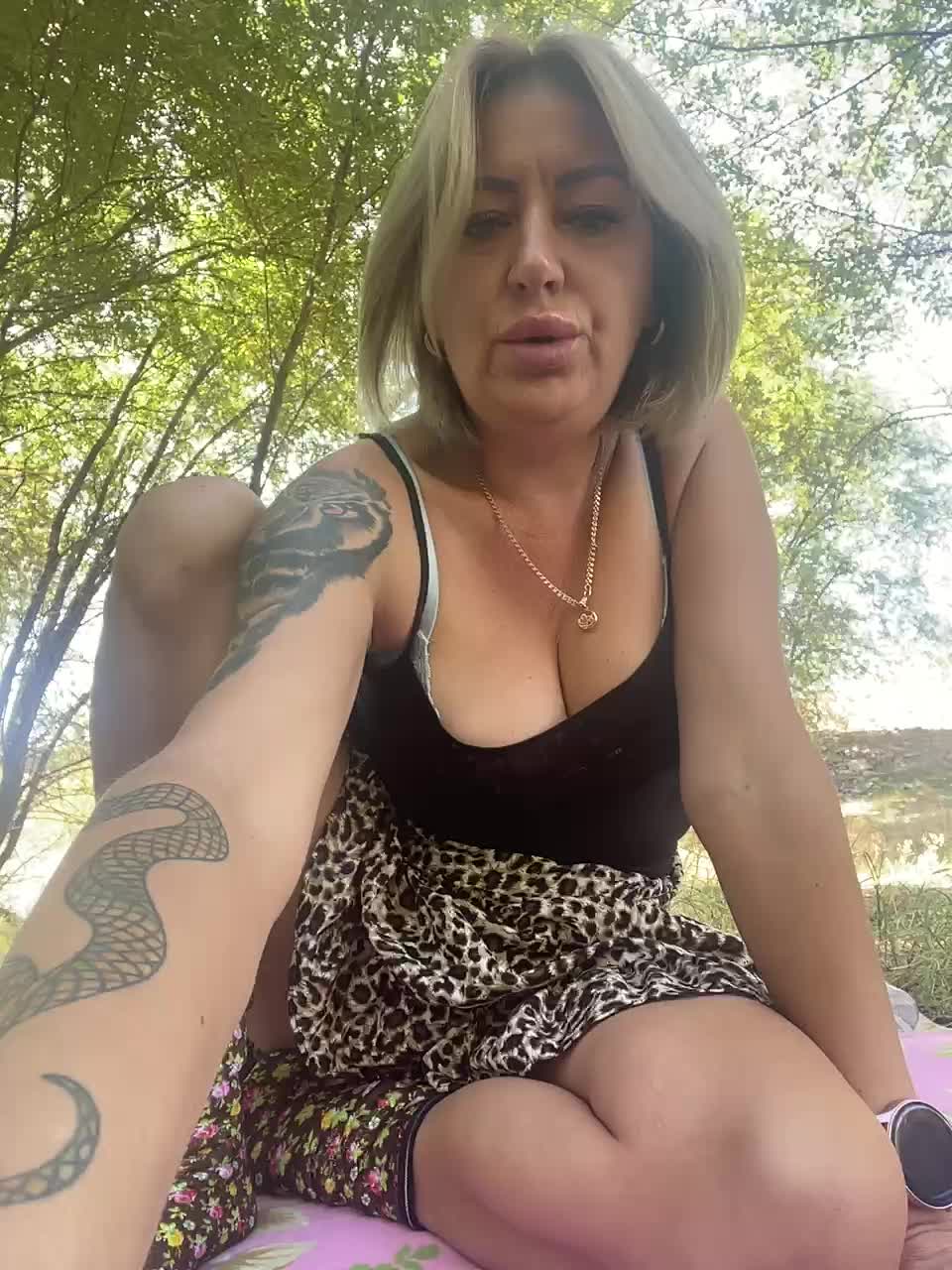 Milena-MilfaXXX Live Sex December 17, 2025