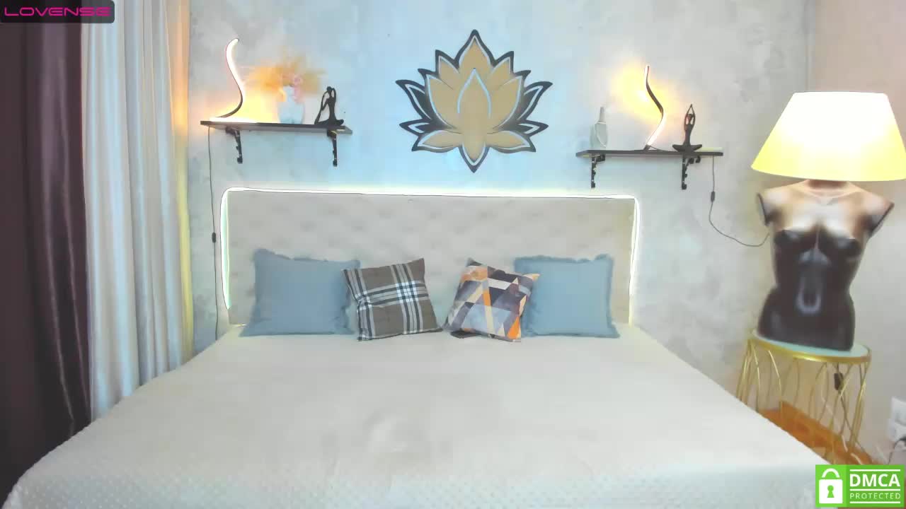 Bianka-strip Live Sex December 18, 2025