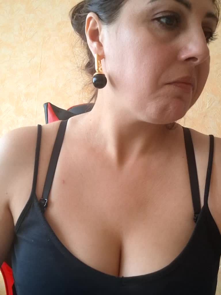 AmyRoses Live Sex December 18, 2025