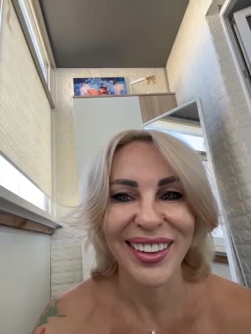 Hotnessi Live Sex December 14, 2025