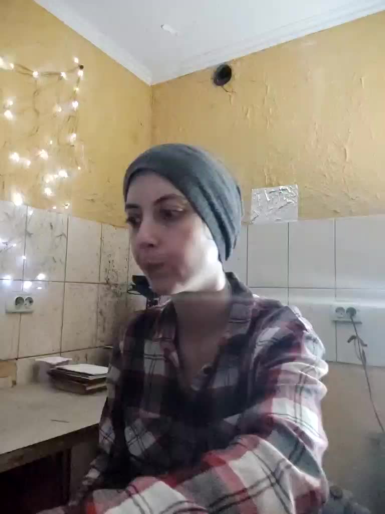 Kira700cams Live Sex December 14, 2025