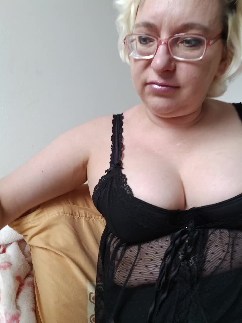 Vika211 Live Sex December 18, 2025